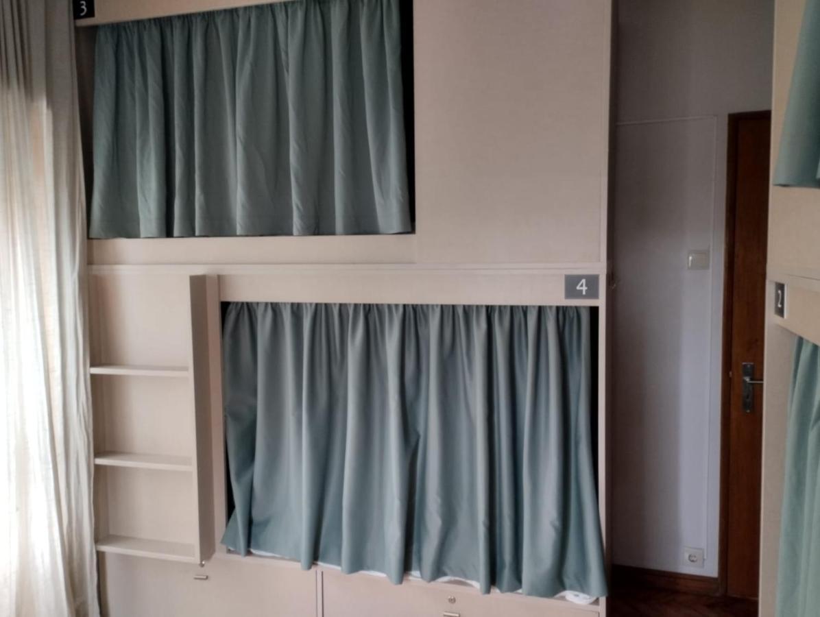 Hostel Vila Nova فيلا نوفا دي غايا الغرفة الصورة